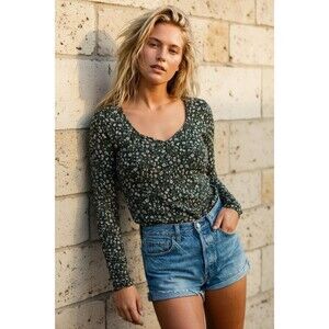 Loft Woman’s Small Green Floral Ribbed Long Slv Sweetheart Top Soft Girl Dainty